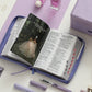 Biblia Quinceañera con Cierre y con Caja de Regalo RV1960 imit. piel lila con índice