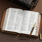 Biblia con Cierre Letra Gigante Manual 14 puntos RV1960 imit piel café con índice - Frutos del Espíritu