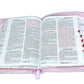 Biblia con Cierre Compacta 11 puntos RV1960 imit piel con canto pintado rosado y mariposas con índice