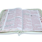 Biblia con Cierre Letra Súper Gigante 19 puntos Mediana RV1960 imit piel flores en primavera con índice y canto floral