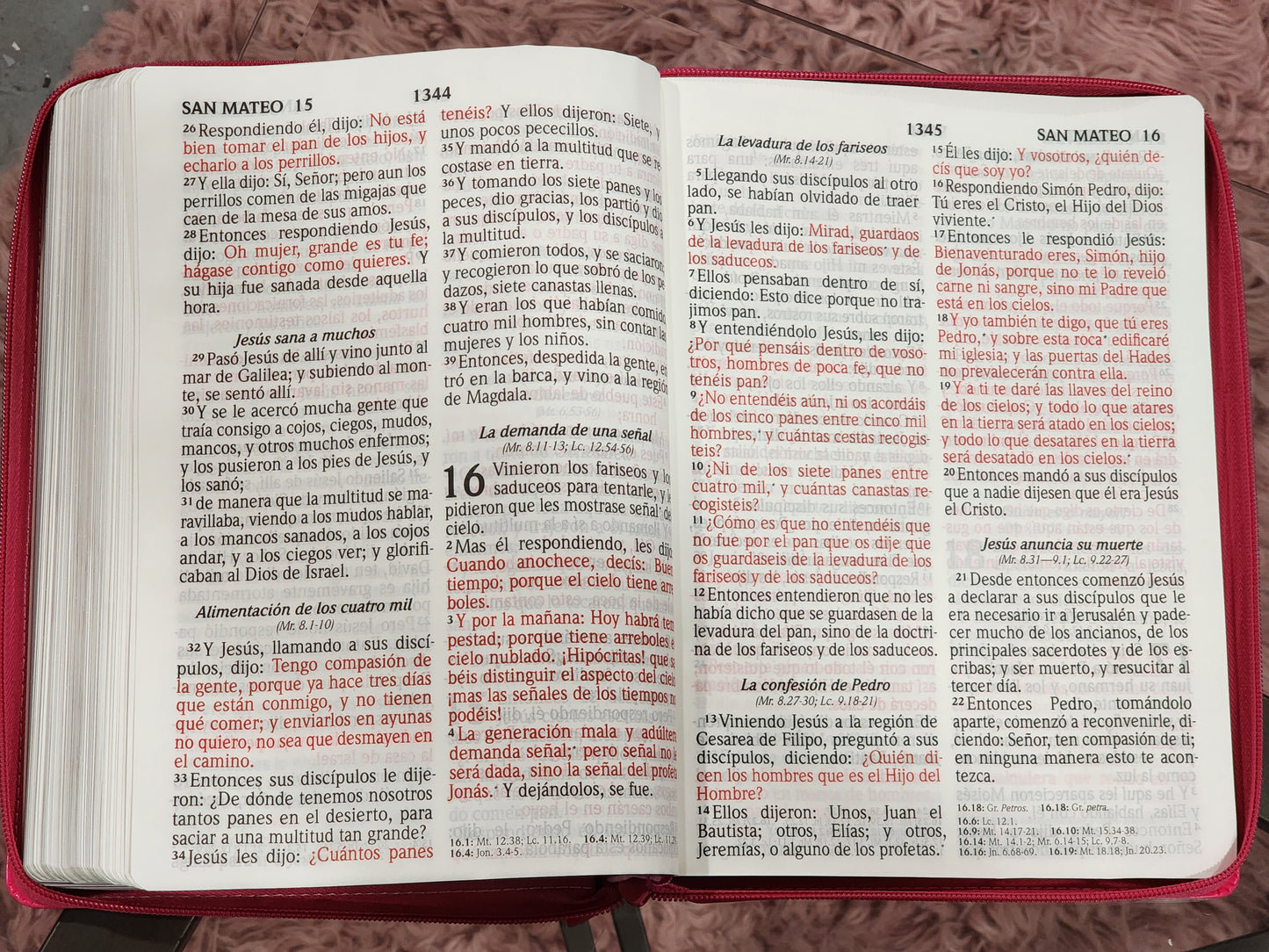 Biblia RV1960 Letra Super Gigante, piel duo tono fucsia-rosa.