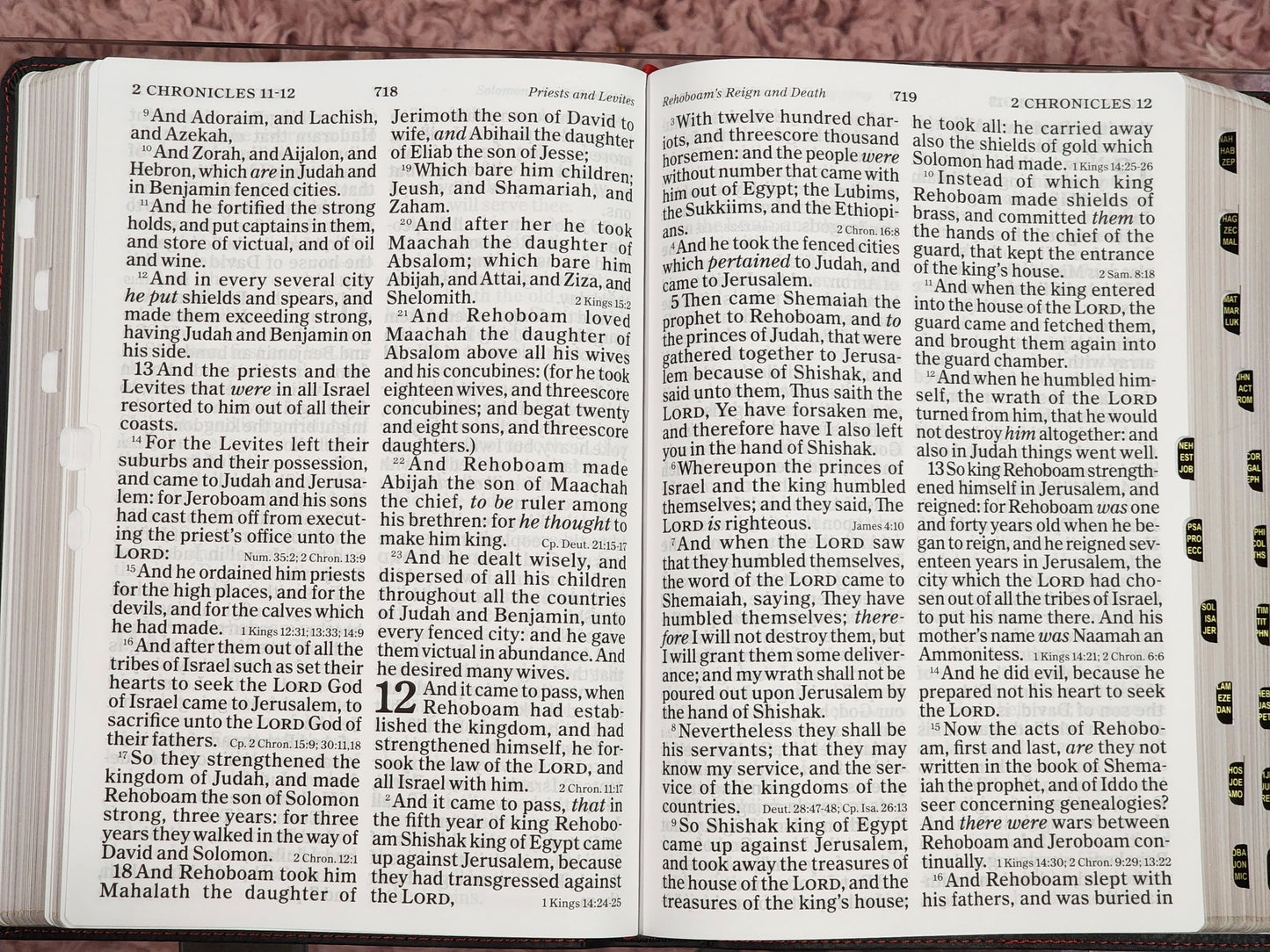 Biblia Inglés KJV Letra Super Gigante, con índice, piel negra