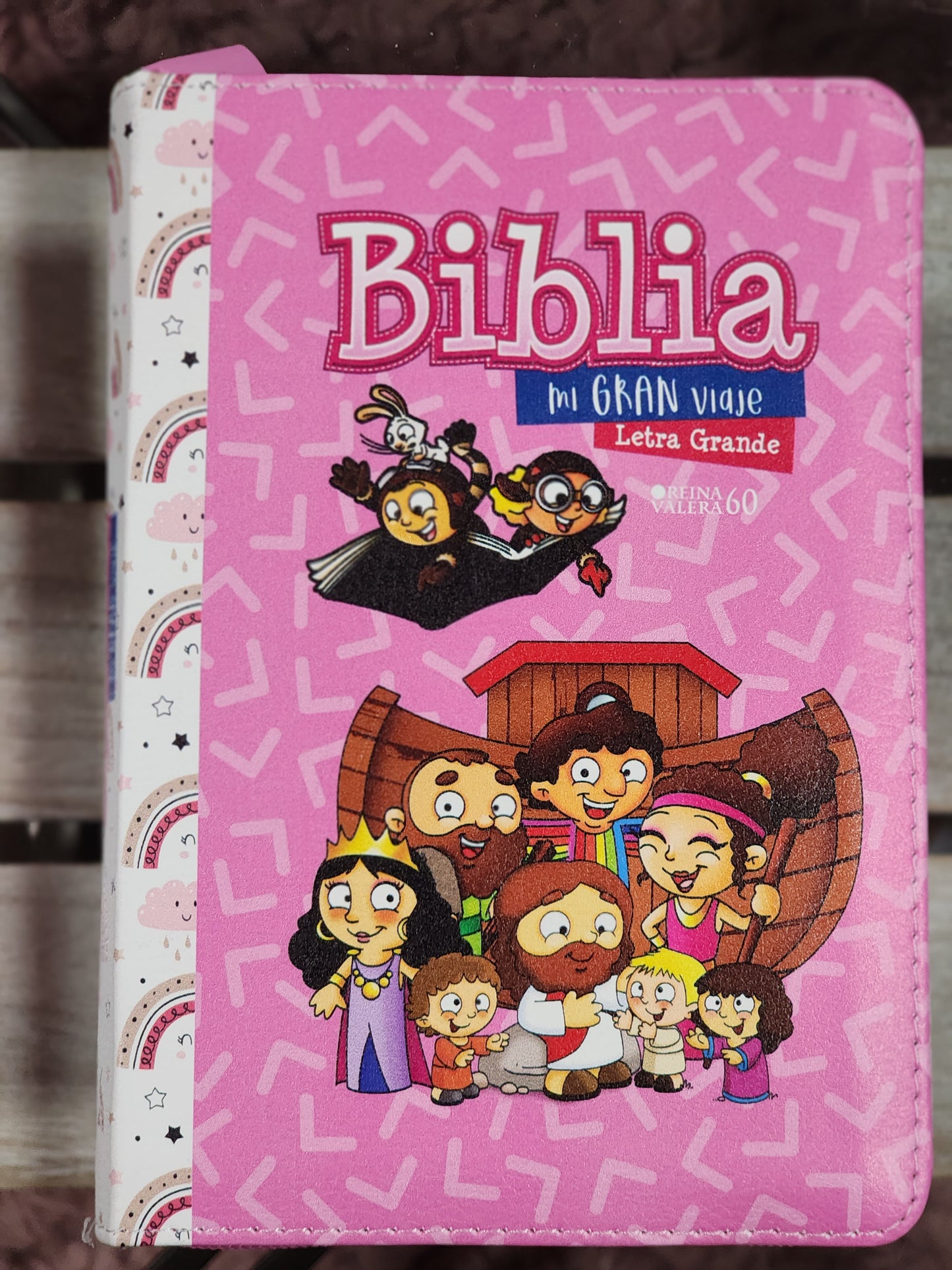 Biblia Infantil "Mi Gran Viaje", con cierre, rosa arcoiris.